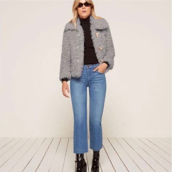 Reformation Cropped Faux Fur Soft Teddy Coat Light Gray Pockets Size Medium - Picture 9 of 9